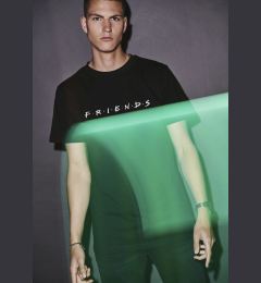 Снимка на Black T-shirt with friends logo
