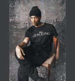 Снимка на Black T-shirt with the Lion King logo