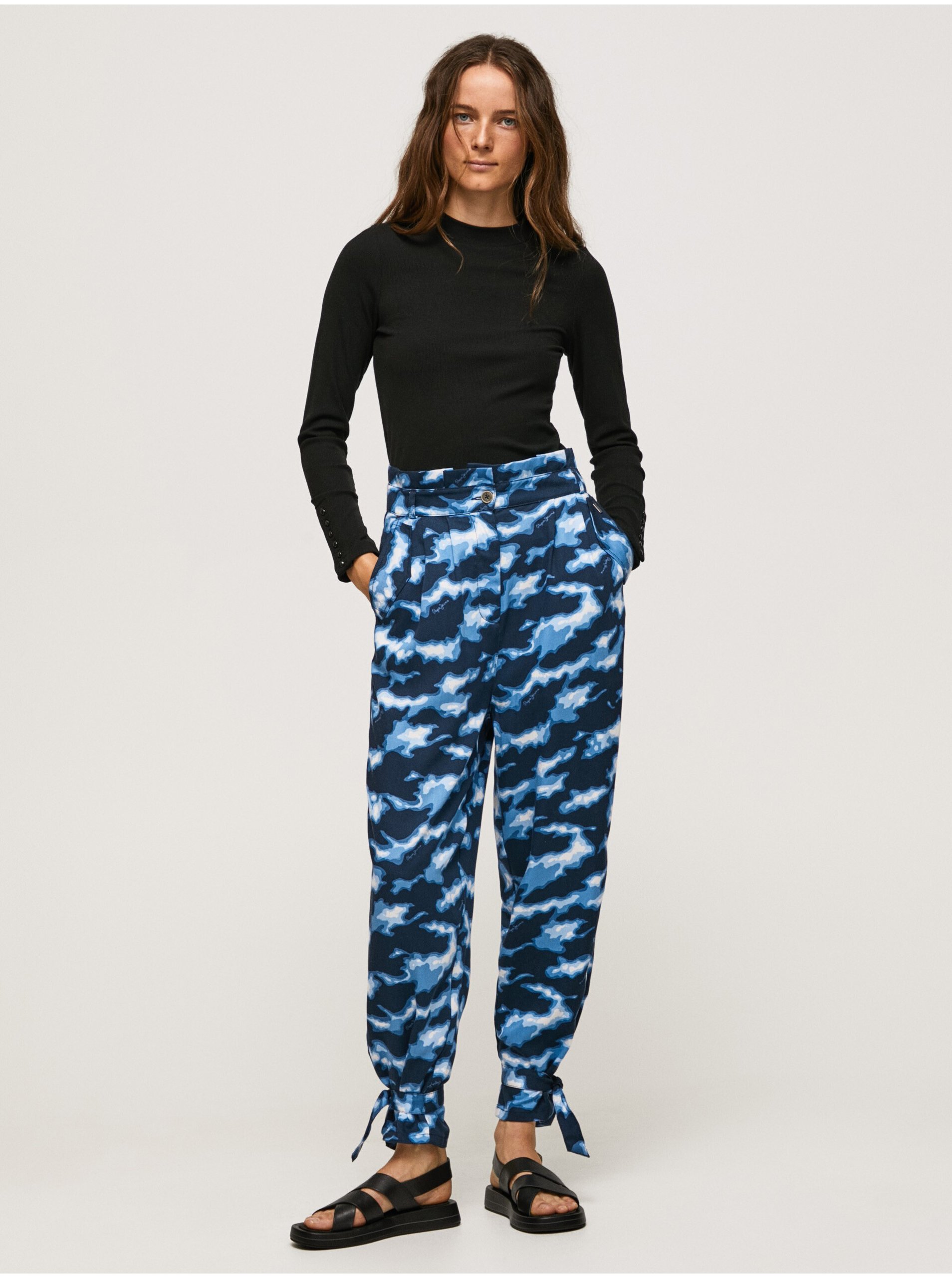 Снимка на Dark blue women's patterned trousers Pepe Jeans - Women's