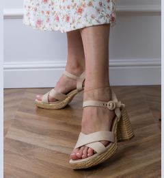 Снимка на D/CEO Beige sandals with straps on a block heel Luwes
