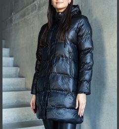 Снимка на Gemre Black long quilted jacket with a detachable hood Gilterel