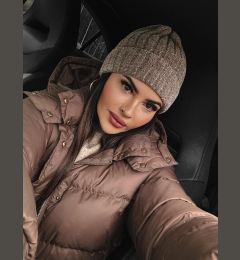 Снимка на Grey and beige chenille cap GABY 2023 OLAVOGA