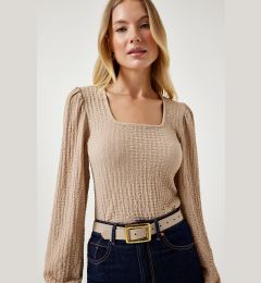 Снимка на Happiness İstanbul Women's Cream Square Neck Textured Knitted Blouse