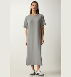 Снимка на Happiness İstanbul Women's Gray Crew Neck Knitted Ribbed Dress