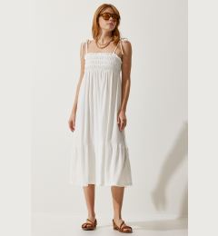 Снимка на Happiness İstanbul Women's White Strappy Crinkle Summer Knitted Dress