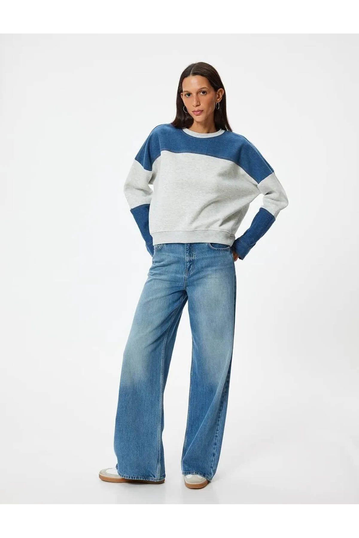 Снимка на Koton Oversize Sweatshirt Color Block Crew Neck Zipper Detail Raised