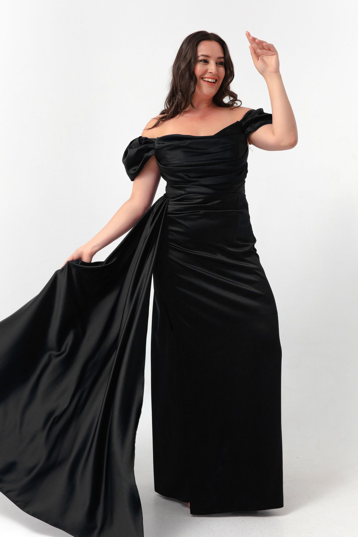 Снимка на Lafaba Women's Black Boat Neck Train Long Satin Evening Dress & Prom Dress