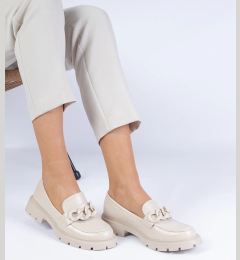 Снимка на marka niezdefiniowana Beige patent leather loafers with embellishment Klesia