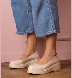 Снимка на marka niezdefiniowana Beige patent leather platform shoes Nikara