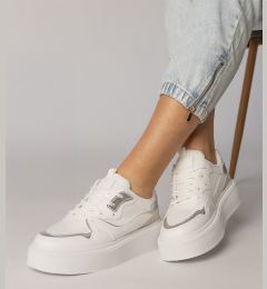 Снимка на marka niezdefiniowana White block heel sandals with buckle Runaz