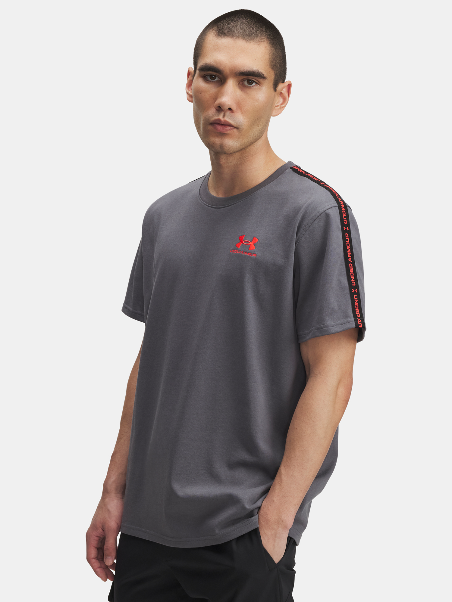 Снимка на Men's Under Armour UA Icon HWT Tee Taping-GRY T-Shirt - Mens