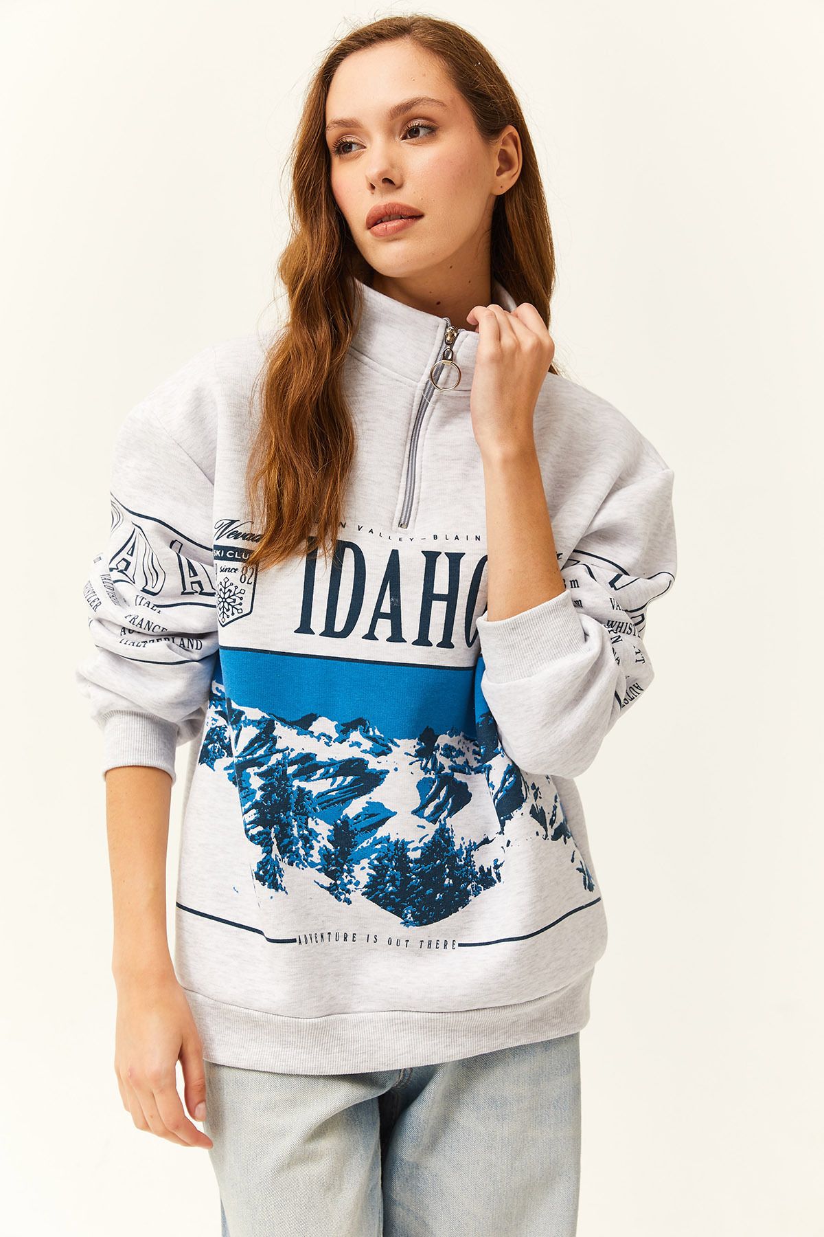Снимка на Olalook Women's Gray Melange Zippered High Collar Ribbed Oversize Sweatshirt