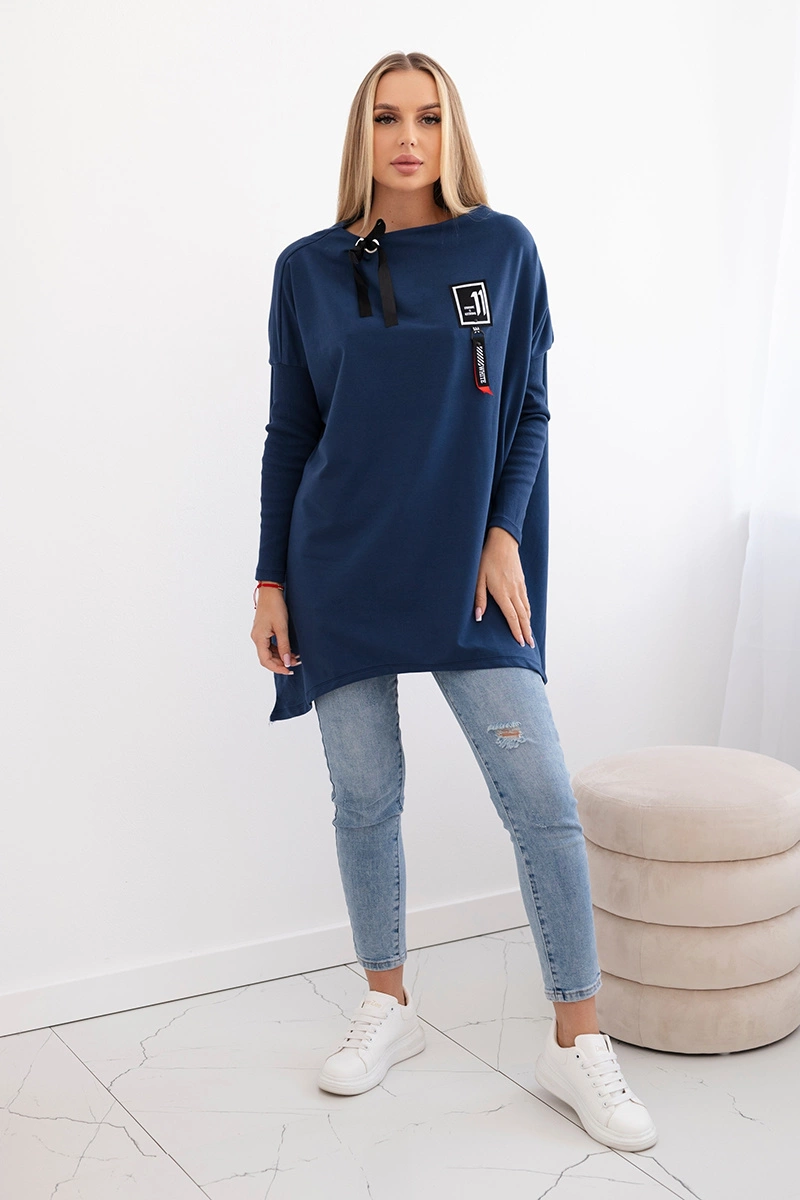 Снимка на Oversize sweatshirt with asymmetrical hips jeans