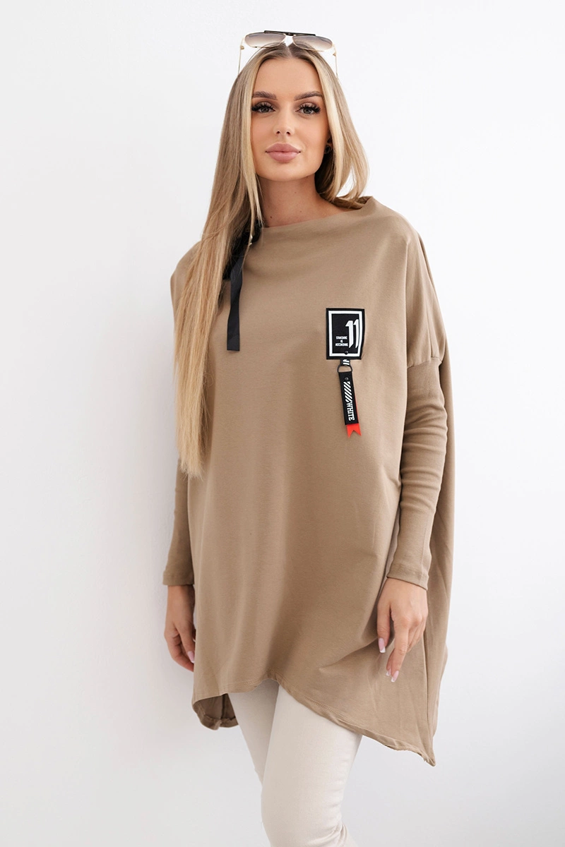 Снимка на Oversize sweatshirt with camel asymmetrical sides