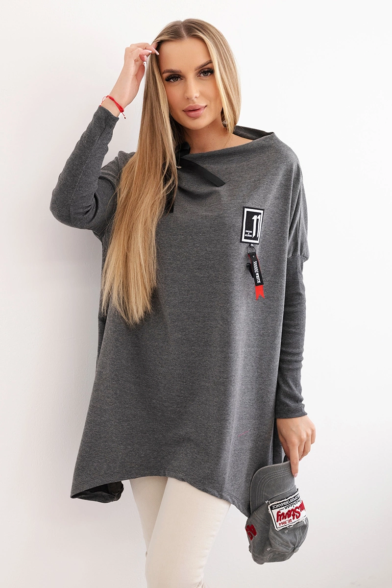 Снимка на Oversized sweatshirt with asymmetrical graphite sides