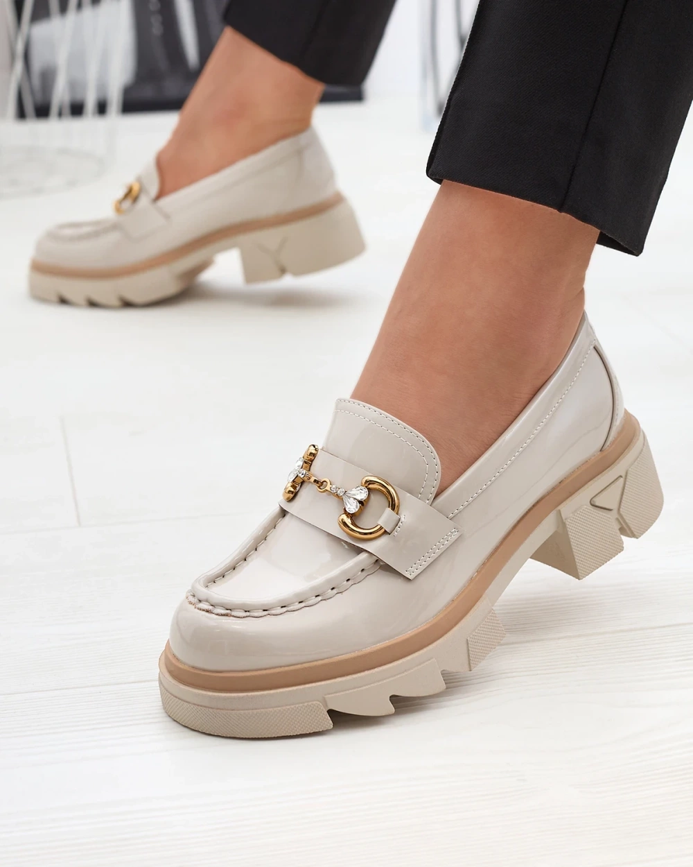Снимка на Resti Lacquered beige women's moccasins with crystals Inriw - Footwear