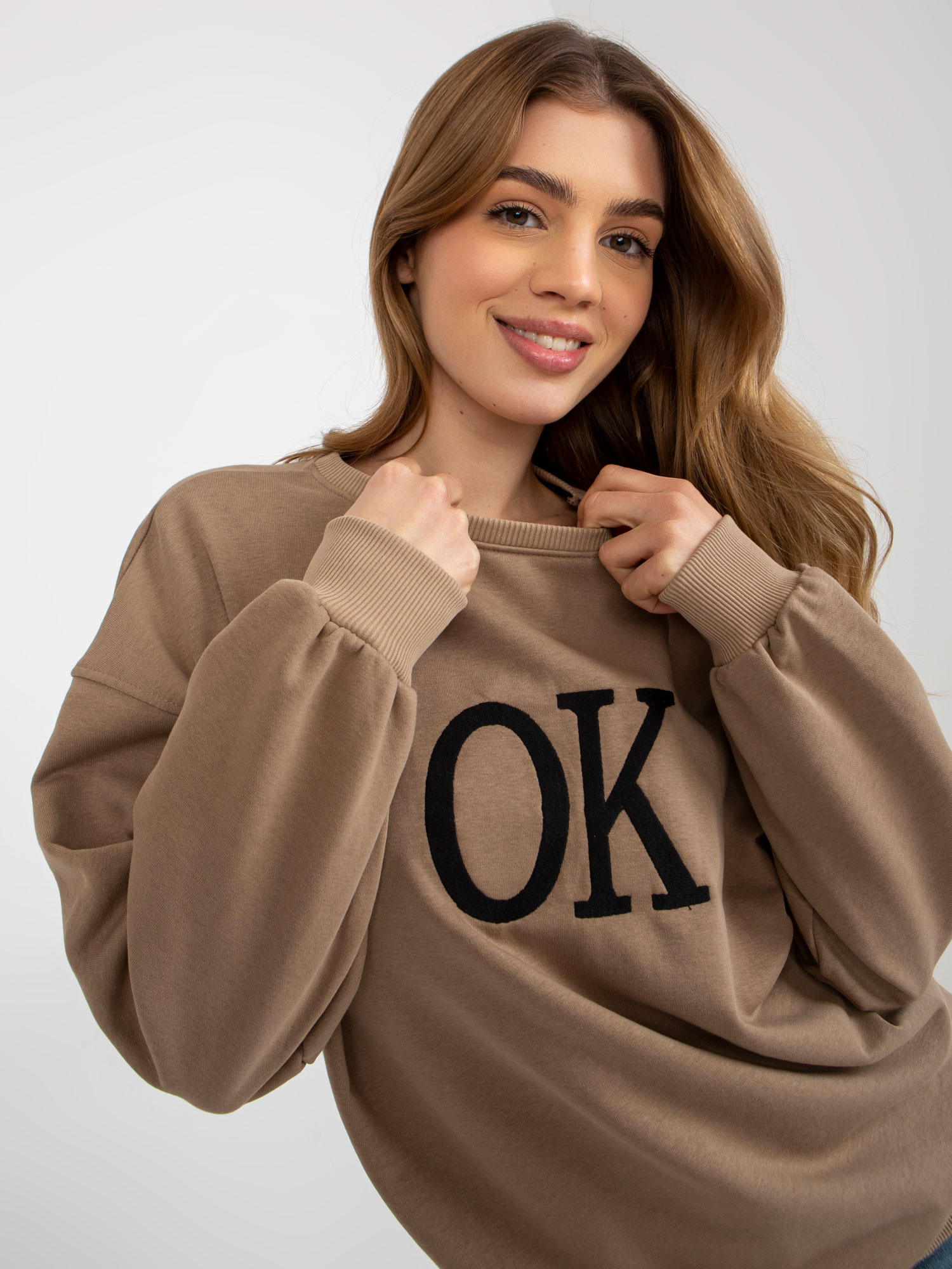 Снимка на Sweatshirt-EM-BL-ES-21-536.94-dark beige