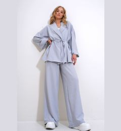 Снимка на Trend Alaçatı Stili Women's Gray Wrinkled Look Blazer Jacket Top and Bottom Set