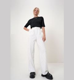 Снимка на Trend Alaçatı Stili Women's White Double Pocket Pleated Striped Palazzo Pants