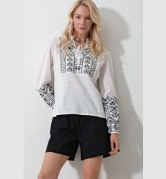 Снимка на Trend Alaçatı Stili Women's White Judge Collar Tassel Detailed Flamed Linen Blouse