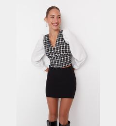 Снимка на Trendyol Black Crop Fitted Tweed Woven Blouse