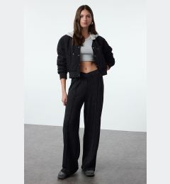 Снимка на Trendyol Black Faded Effect Thick Wide Leg Knitted Sweatpants with Waist Detail