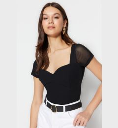 Снимка на Trendyol Black Fitted/Body Sitting Tulle Detail Crepe Stretch Knit Bodysuit