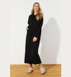 Снимка на Trendyol Black Kangaroo Pocket Hooded Oversize Knitted Sweat Dress