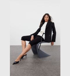 Снимка на Trendyol Black Regular Pocket Detailed Soft Texture Short Jacket Coat