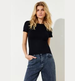 Снимка на Trendyol Black Viscose/Soft Fabric Body-Fitting Stretch Knitted Blouse