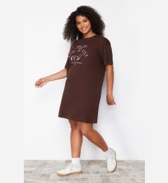 Снимка на Trendyol Curve Brown Slogan Printed 100% Cotton Knit Plus Size T-shirt Dress