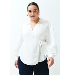 Снимка на Trendyol Curve Ecru Polo Neck Double Breasted Closure Woven Blouse