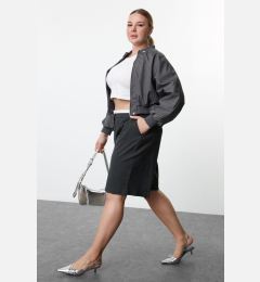 Снимка на Trendyol Curve Grey Contrast Waist Premium Shorts & Bermuda