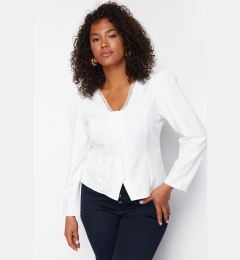 Снимка на Trendyol Curve White Lace V-Neck Buttoned Plus Size Woven Blouse