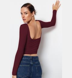 Снимка на Trendyol Dark Burgundy Cotton Backless Fitted/Fits Body Flexible Knitted Blouse