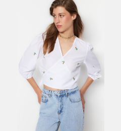 Снимка на Trendyol Ecru Embroidered Double Breasted Woven Blouse