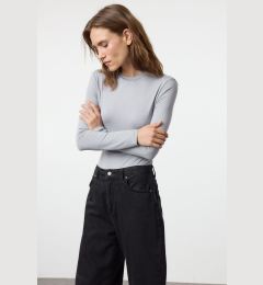 Снимка на Trendyol Gray Crew Neck Slim/Fitting Knitted Bodysuit