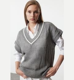 Снимка на Trendyol Gray Wide Fit V-Neck Openwork Knitwear Sweater