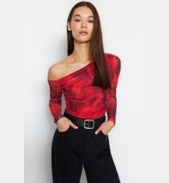 Снимка на Trendyol Red Tulle Fitted/Fits the Body Lined Asymmetric Collar Knitted Blouse