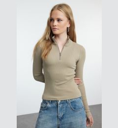 Снимка на Trendyol Stone Fitted Zipper Collar Stretchy Knitted Blouse