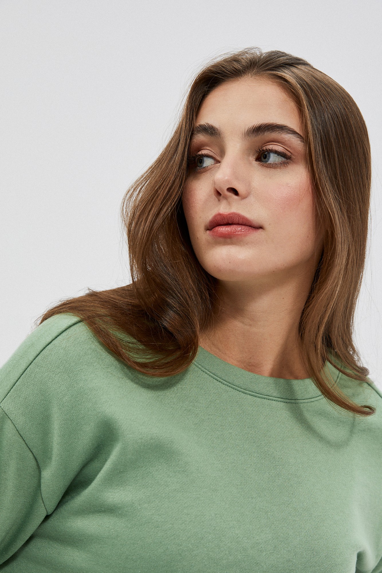Снимка на WOMEN'S SWEATSHIRT L-BL-4001 OLIVE