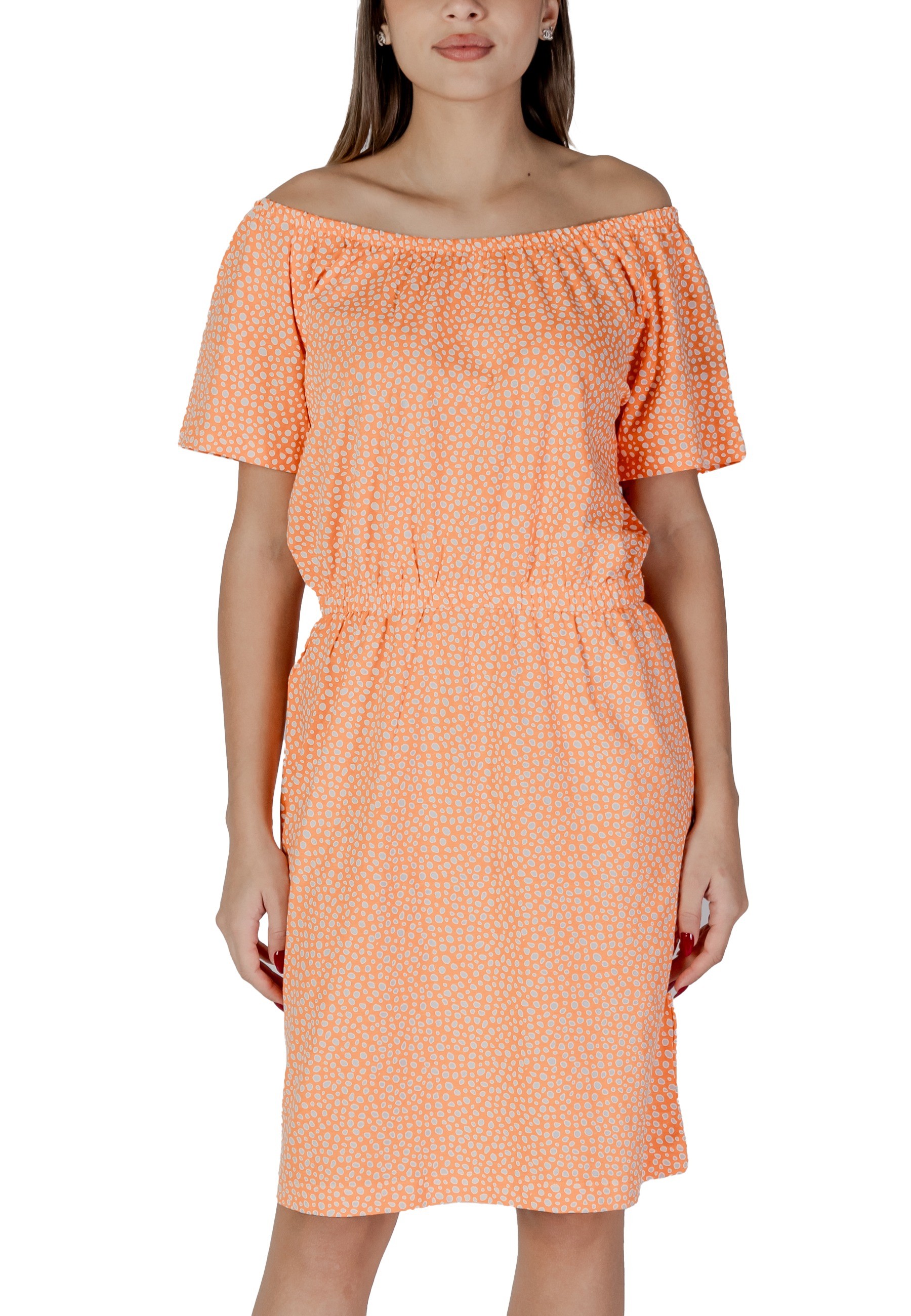 Снимка на Б.рокля за млади жени с точки