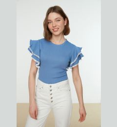 Снимка на Дамска блуза Trendyol Frill detailed