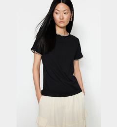 Снимка на Дамска тениска. Trendyol Embroidered