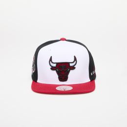 Снимка на Mitchell & Ness NBA Core I Snapback Chicago Bulls White/ Red OS