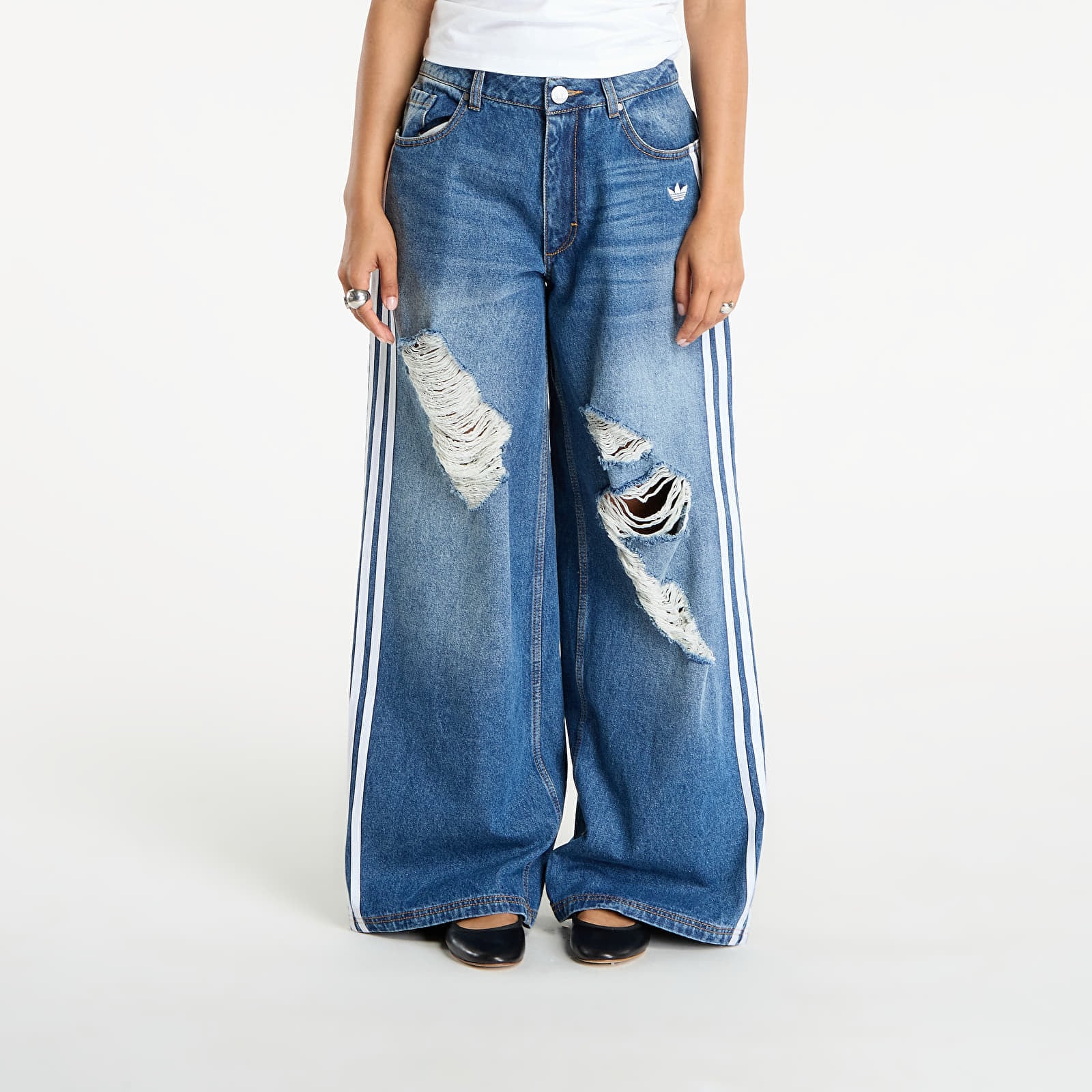 Снимка на Дънки adidas Originals Loose Denim Destressed Pants Medium Blue Denim 25/30