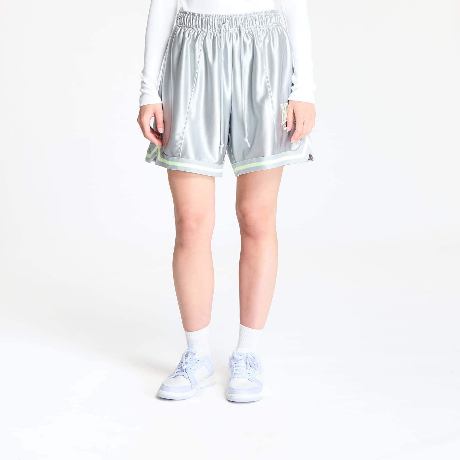 Снимка на Къси панталони Nike Sportswear Women's Loose Mid-Rise Graphic Shorts Lt Smoke Grey/ Barely Volt/ Barely Volt XL