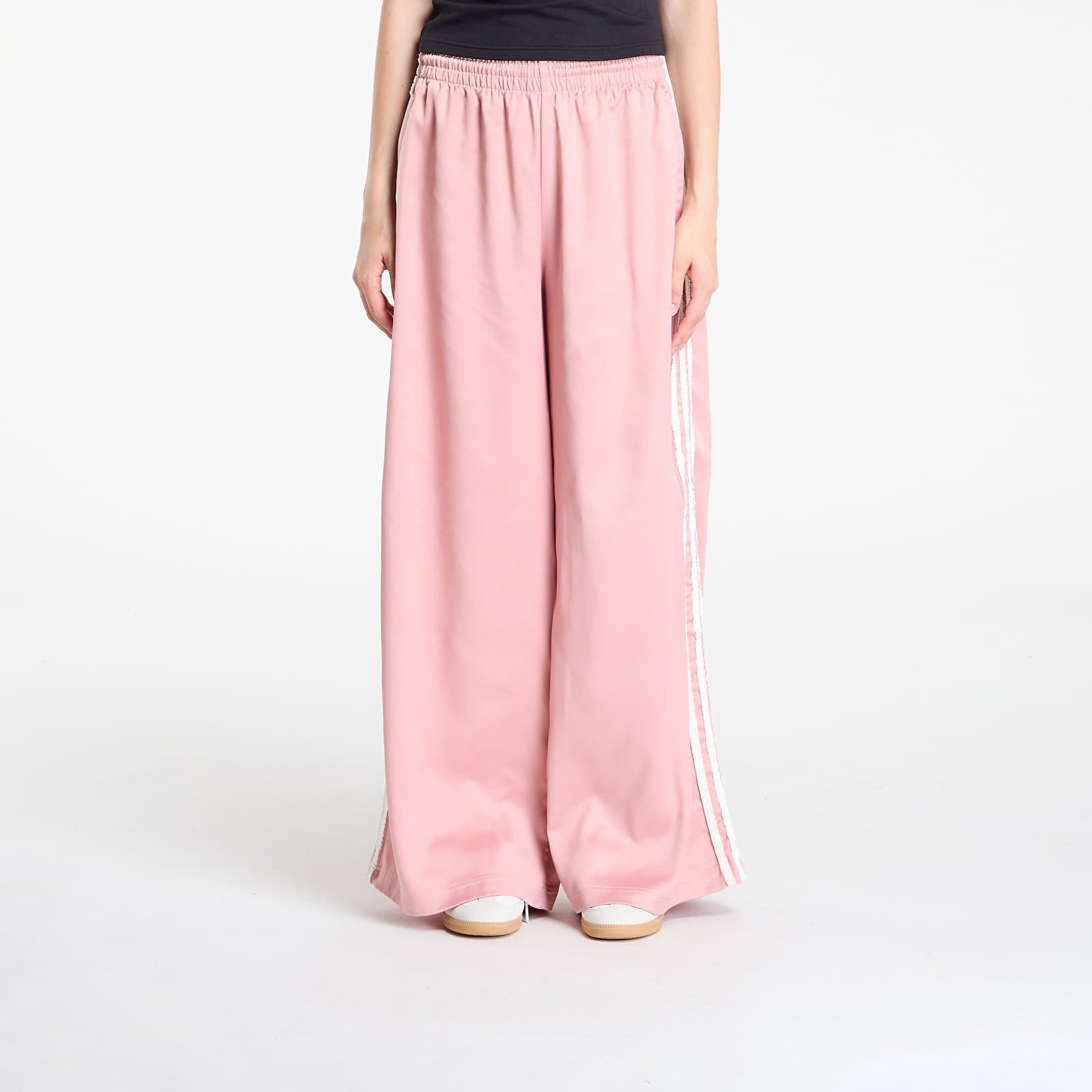 Снимка на Панталони adidas Originals Satin Wide Leg Tracksuit Bottoms Ruffle 3-Stripes Wonder Mauve/ Cream White S