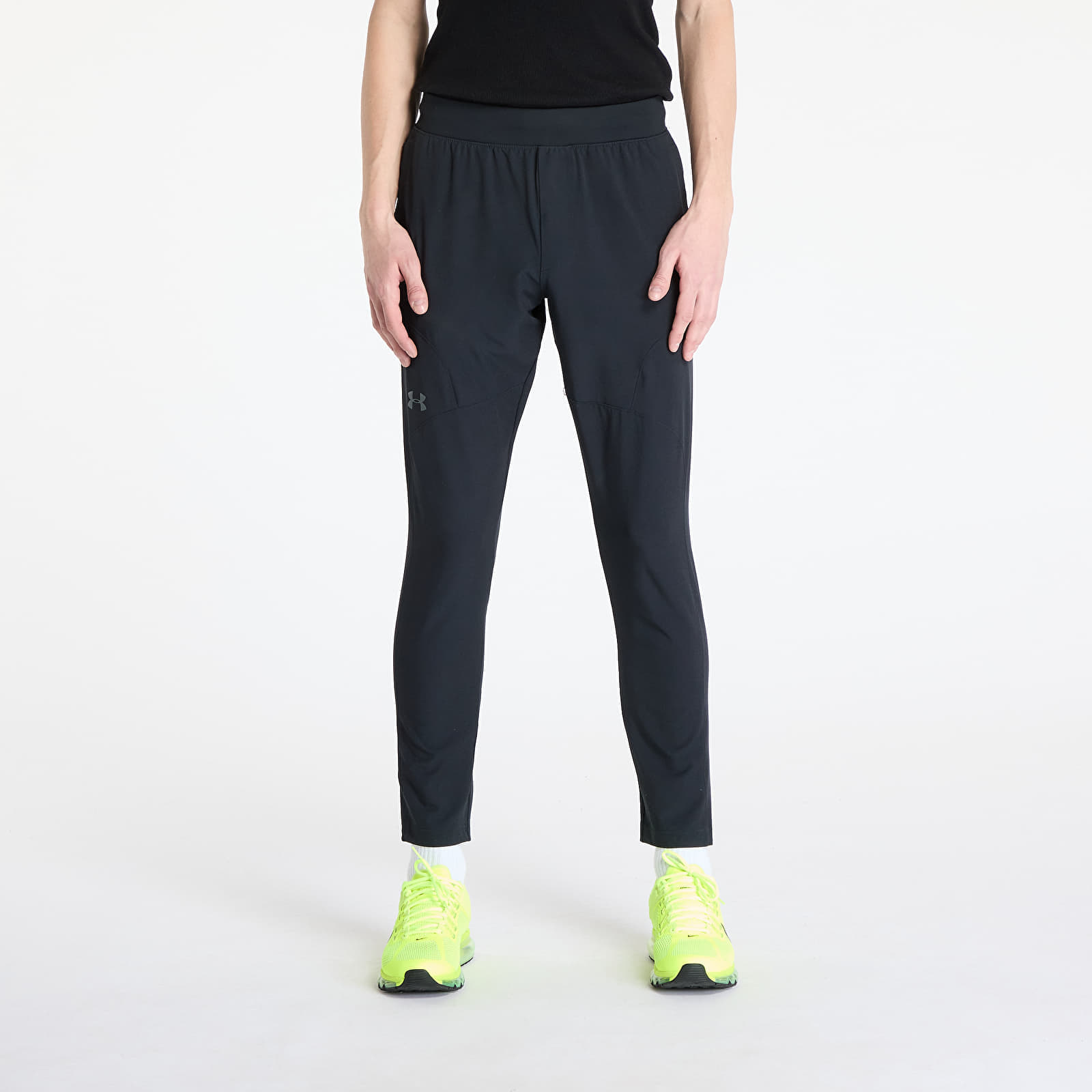 Снимка на Панталони Under Armour Unstoppable Tapered Pants Black/ Pitch Gray L