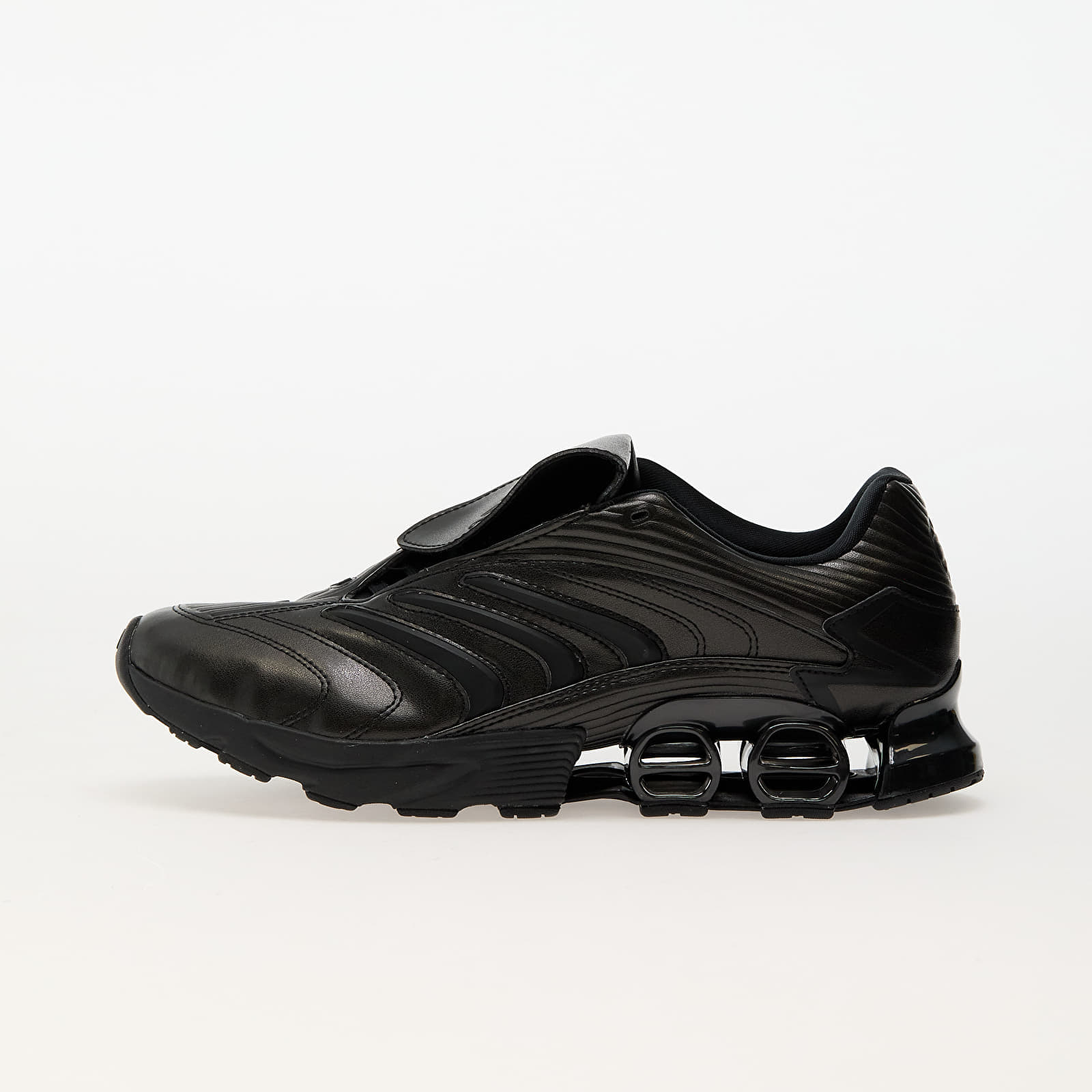 Снимка на Сникърси adidas Predator Megaride Core Black/ Core Black/ Core Black EUR 40 2/3